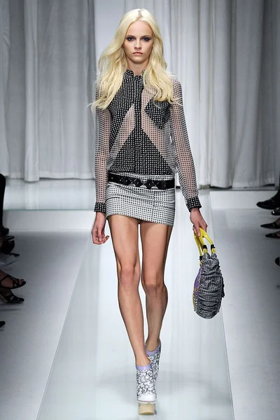 Look 4